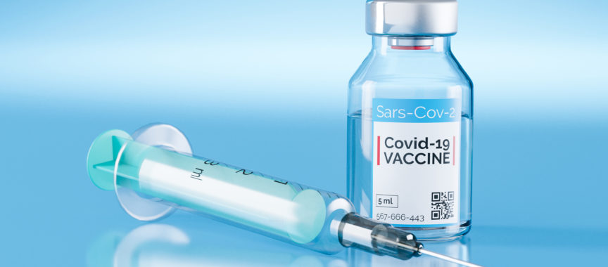 Corona Impfung Spritze und Impfstoff-Fläschchen