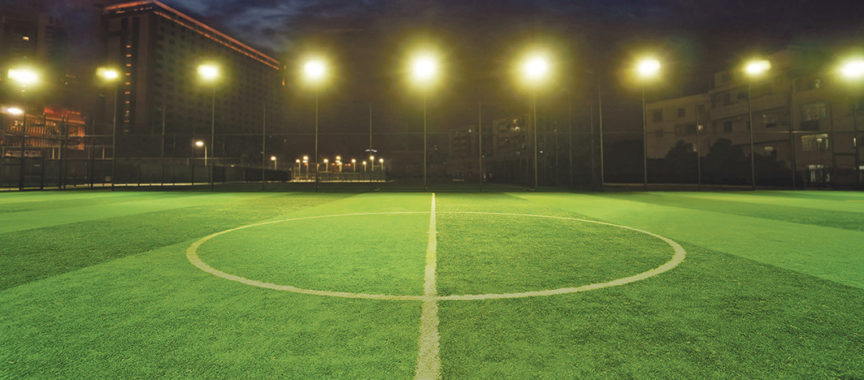 Flutlicht ist für Sportvereine ein Energiefresser.