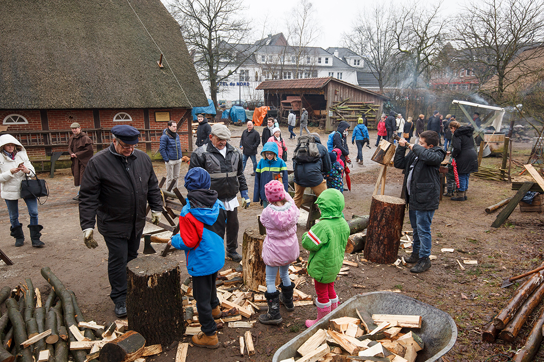 Volksdorf: Thementag "Holz" im Museumsdorf - für die ganze Familie